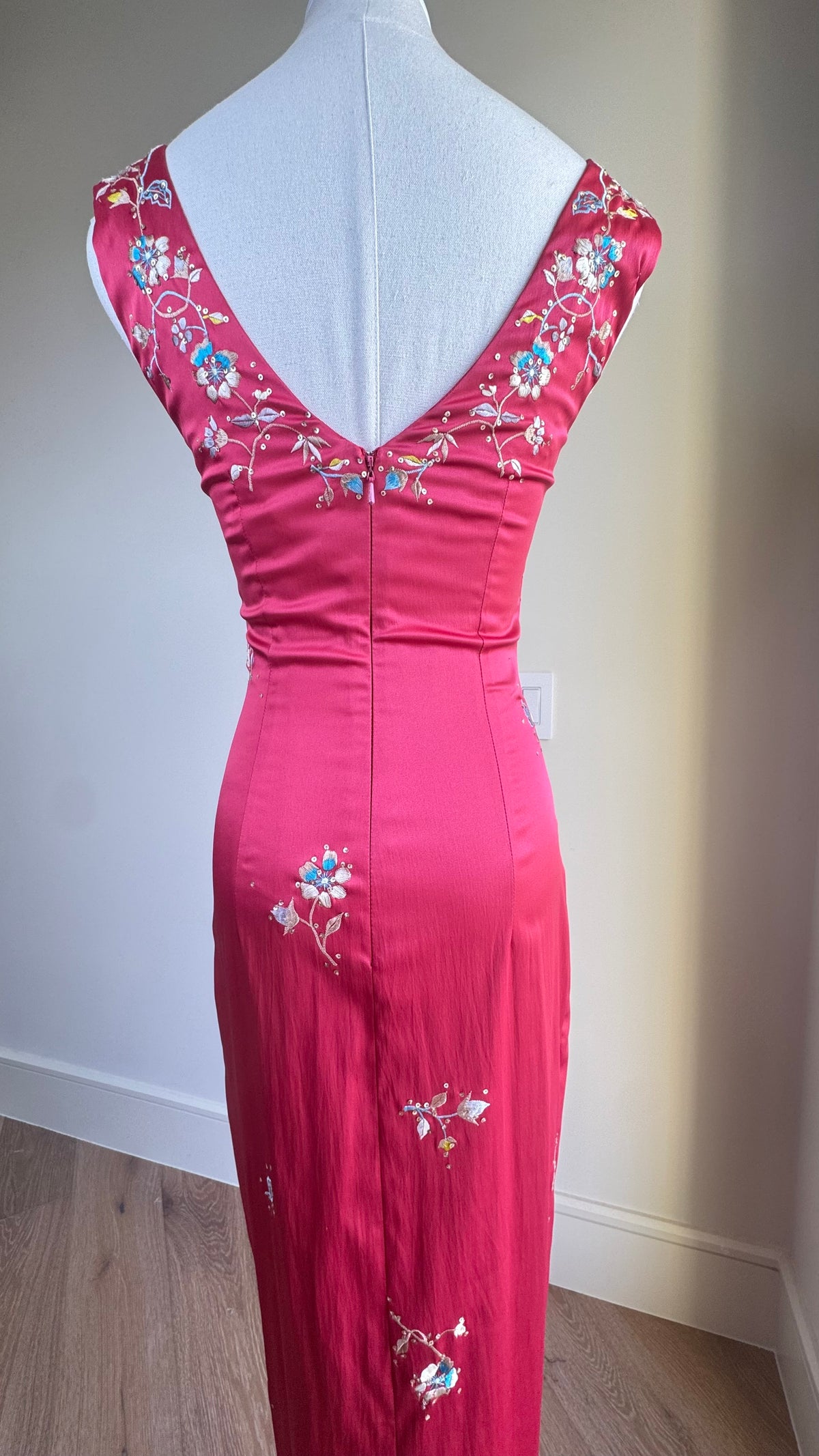 Vintage Dusty Pink Mandalay Wiggle Dress with Embroidered Florals